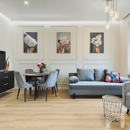 City Center Manufaktura By Lookap Apartment